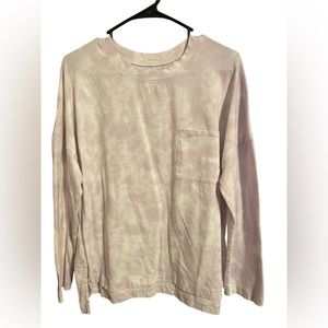 EUC womens Lg lavender and white tye dye long sleeve tee